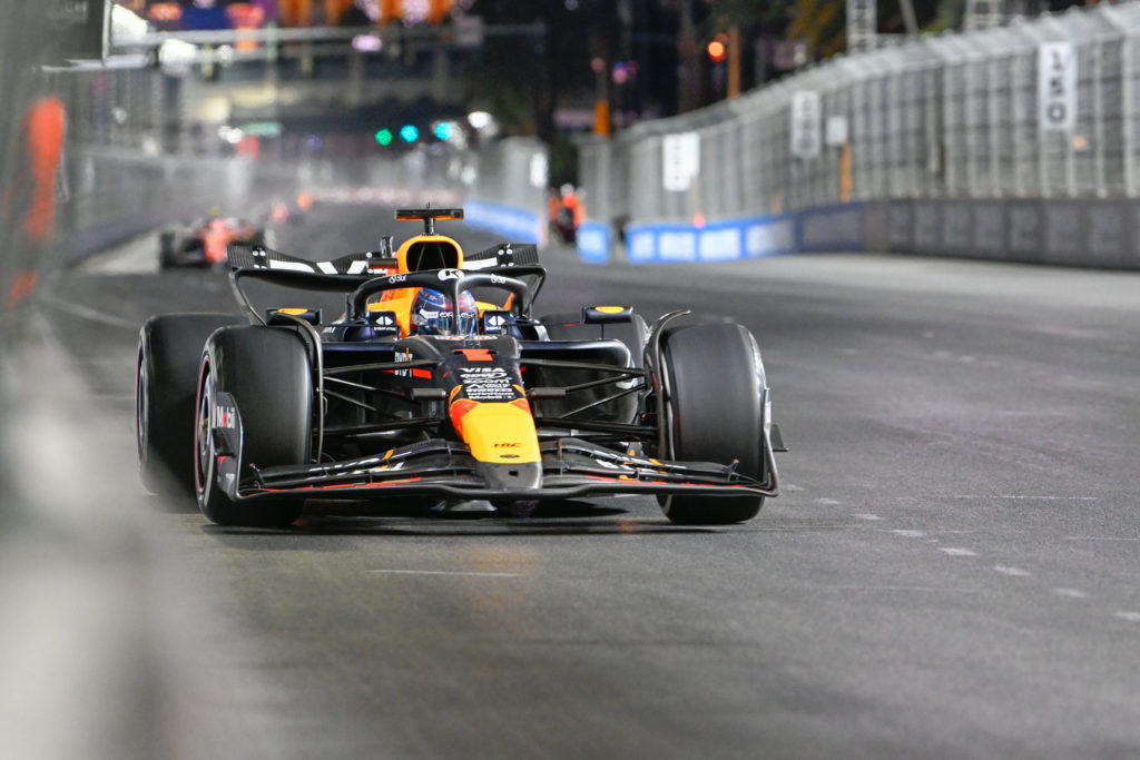gettyimages-2185751716-1024x683-1 Oracle Red Bull Racing driver Max Verstappen (1) of the Netherlands races down Las Vegas Blvd during the Formula 1 Heineken Las Vegas Grand Prix o...