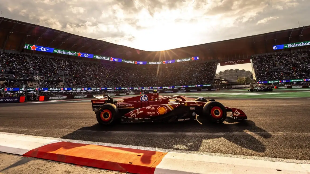 c-1780 Carlos Sainz lapping in front of a huge Mexican GP crowd