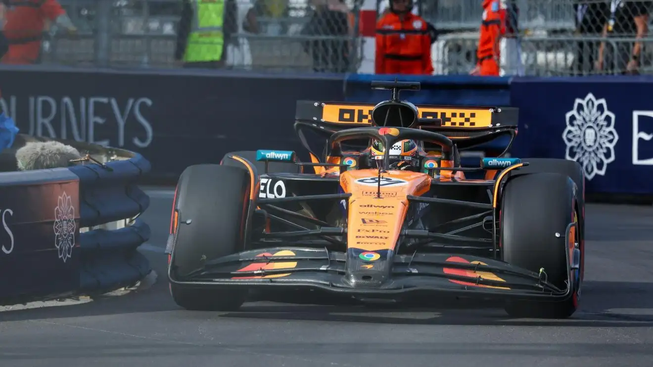 c-1422 Oscar Piastri negotiates the chicane exiting the Swimming Pool complex during qualifying for the Monaco Grand Prix