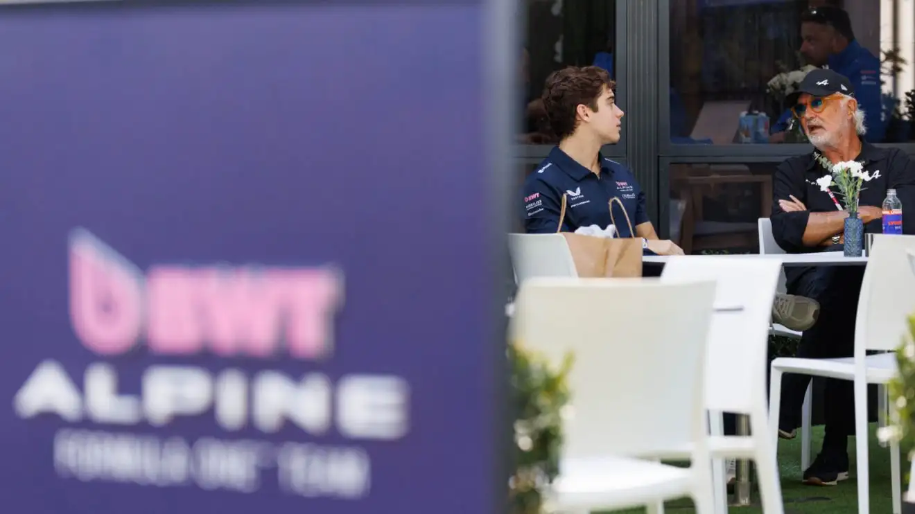c-1646 Franco Colapinto speaking with Flavio Briatore