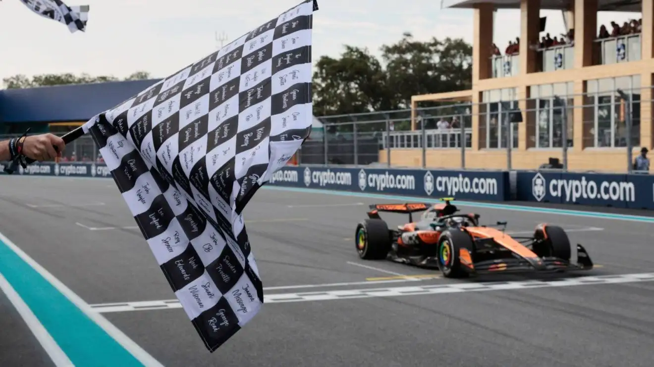 c-276 McLaren's Oscar Piastri takes the chequered flag to win the 2025 Miami Grand Prix