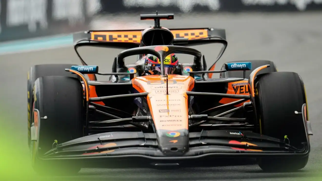 c-593 Oscar Piastri driving the McLaren MCL39 at the 2025 Miami Grand Prix