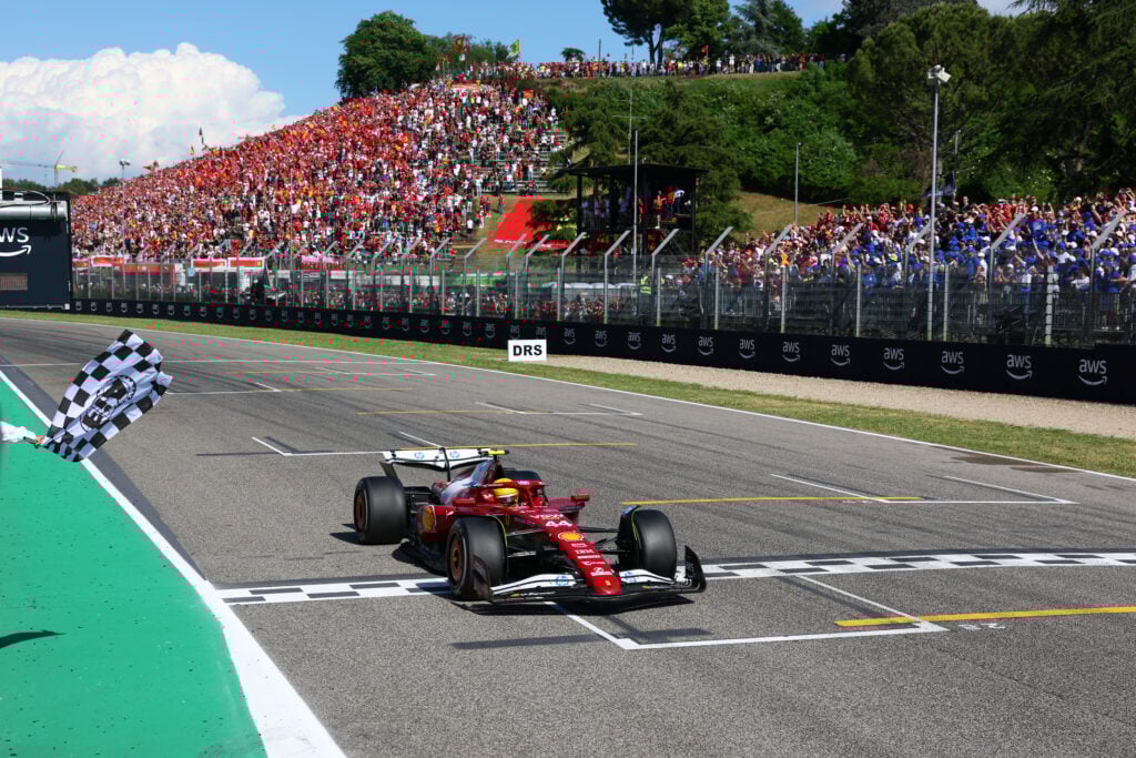 gettyimages-2215723621-1024x683-1 Ferrari driver Lewis Hamilton takes the chequered flag after the 2025 F1 Emilia Romagna Grand Prix at Imola