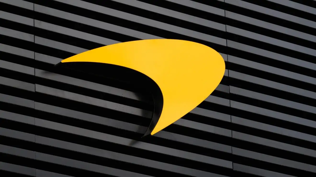 c-1000 McLaren's team logo