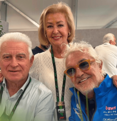 flavio-briatore-alpine-fernando-alonso-aston-martin-parents-f1-2025-canadian-grand-prix-pedro-de-la-rosa-410x424-1 The parents of Fernando Alonso smile as they pose for a photograph with Alpine's Flavio Briatore